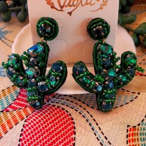Emerald green cactus 🌵 earrings